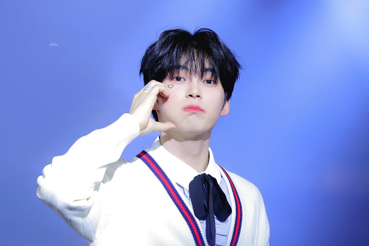 볼빵빵 성한빈 tweet media