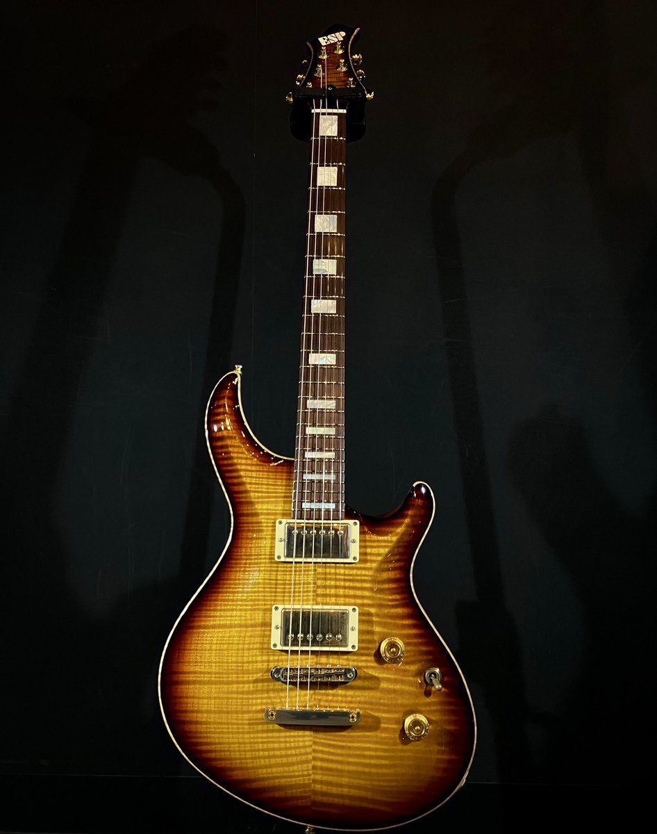 espcustomshop's tweet image. 【商品情報！】ESP AMOROUS-CTM FM Tea Sunburst(#USED)

アーチトップボディに、極上の杢目際立つ一本。
売り切れ御免！気になる方はお早めに！

【#BBonline】
bigboss.jp/store/products…

【#デジマート】
digimart.net/cat01/shop344/…

#espguitars #中古ギター