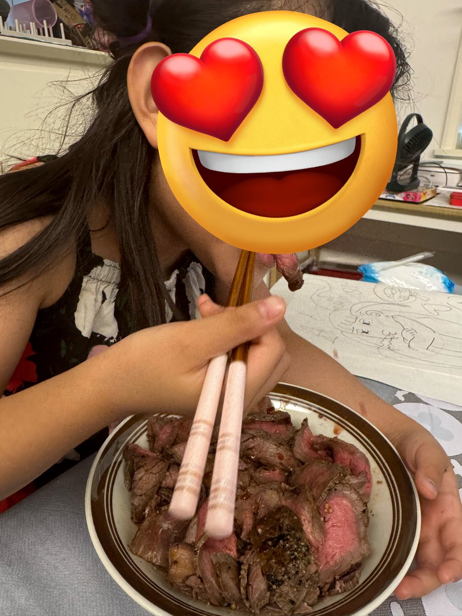 ユモ tweet media