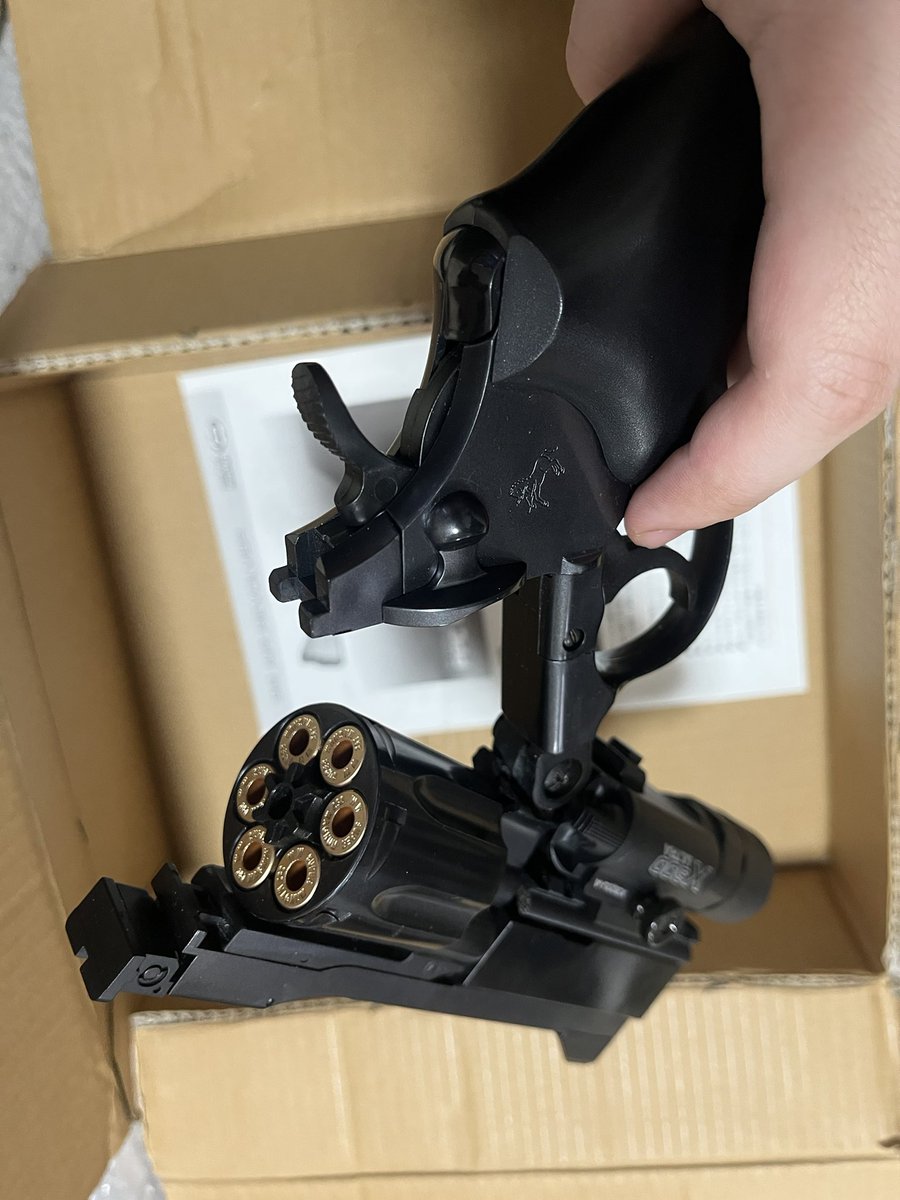 phantom BEE tweet media