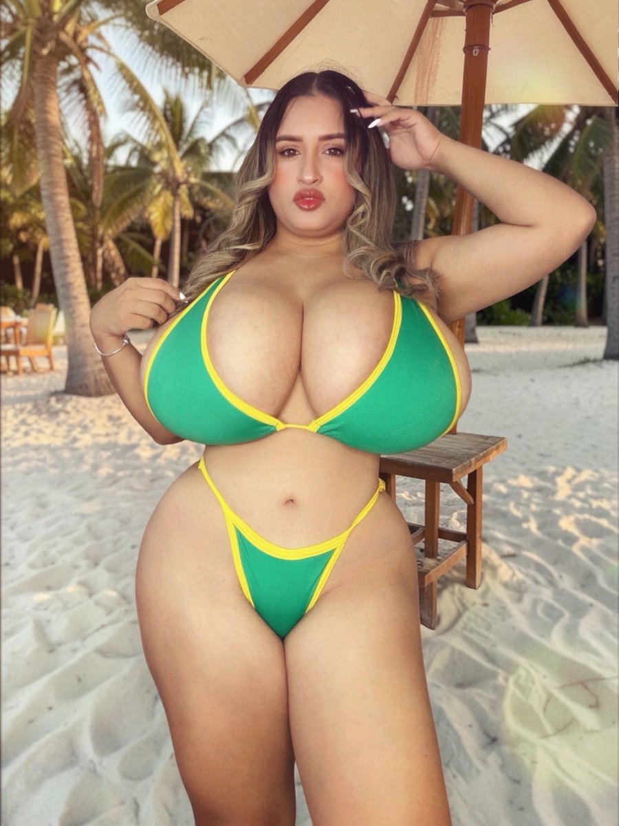 If you like coconuts… I’ve got two huge ones just for you 🥥🥥