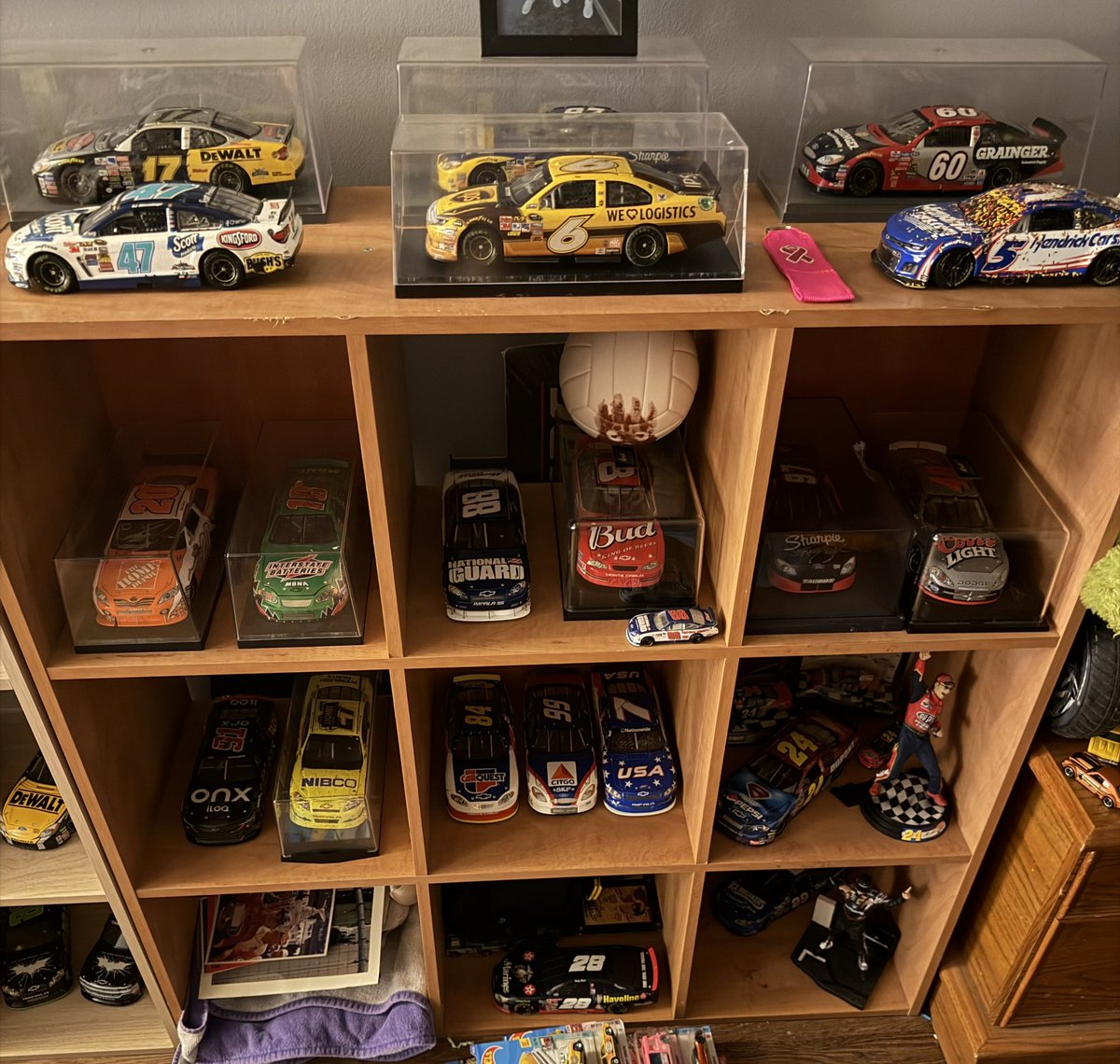 turk0794's tweet photo. @DirtyMoMedia @DaleJr @Lionel_Racing https://t.co/TgfZpITP5G