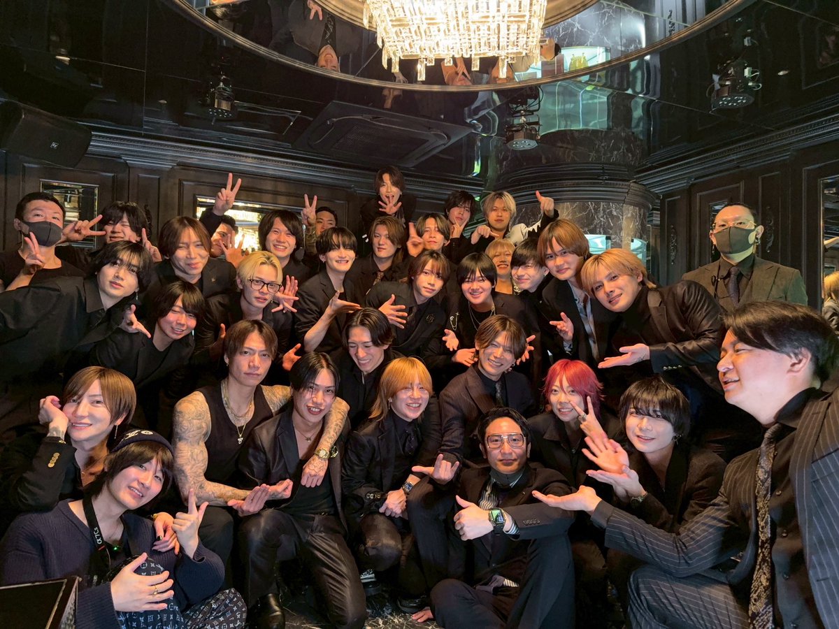 gogohihumi's tweet photo. 『37歳1ヶ月限定』
11年ぶりの現役プレイヤー復帰！！
ありがたい事に40名以上のお客様が来店してくださり暫定1位。
最高な仲間たちと同じ土俵でプレイヤーができるのも残すところ31日の一日のみ！
最後の最後まで感謝の気持ちを忘れずに望みます。
1人でも多くの人が来てくれることを願ってます！ https://t.co/G1y3ycSUoW