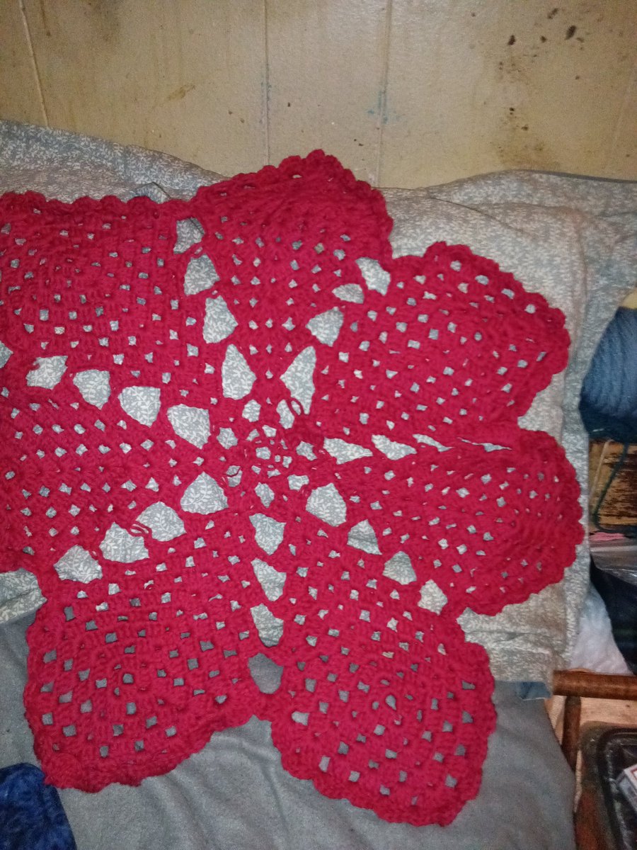 Here's a table centerpiece I made today out of 100% cotton, I sell this for $45 plus shipping cost,   I haven't pressed it yet