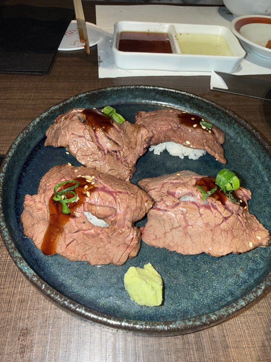 leo archive tweet media