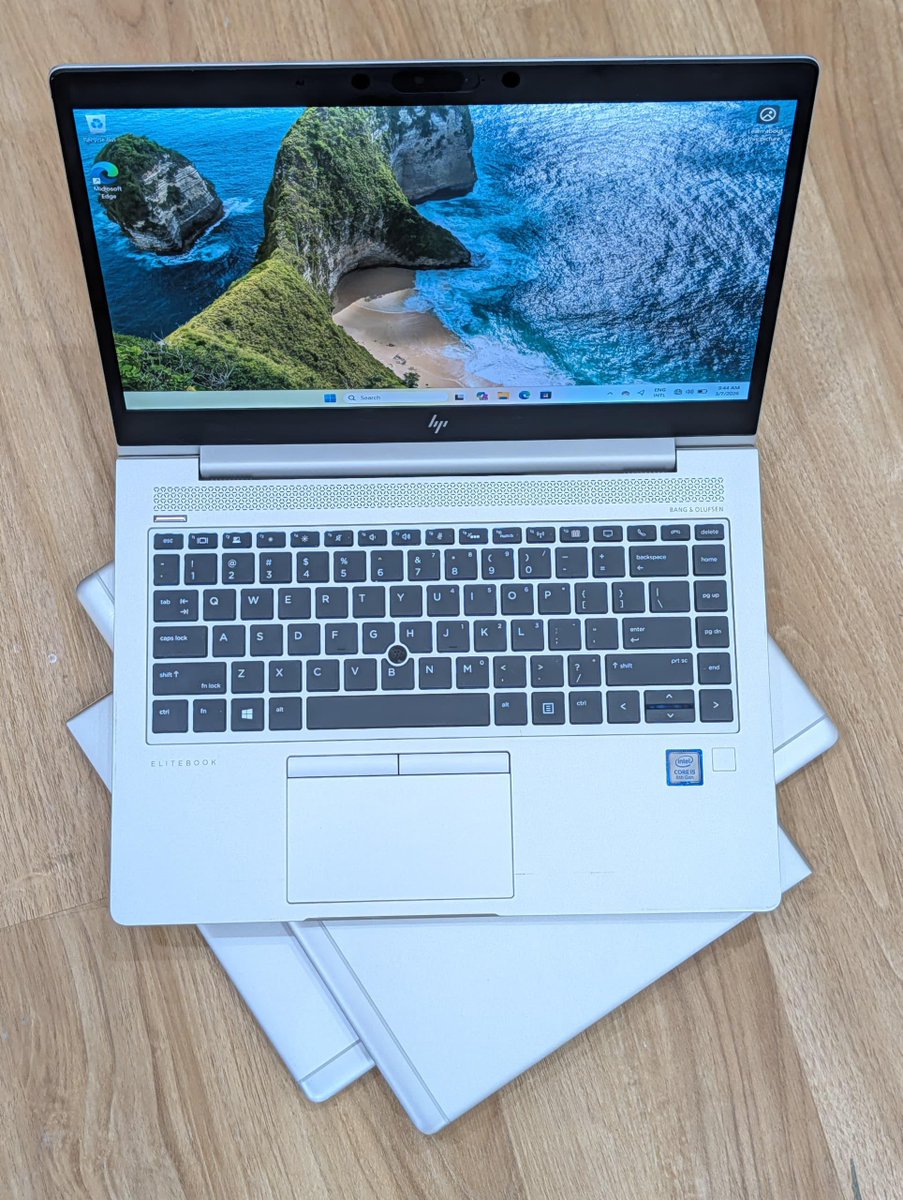 lamborghinee's tweet photo. HP Elitebook 840 G5/G6
14" FHD Display 
Intel i5-8th Gen 
8GB RAM / 256GB SSD
Face ID IR-Sensor Webcam 
Backlit Keyboard 
Laptop and Charger 
N350,000 https://t.co/wh5egrv4lC