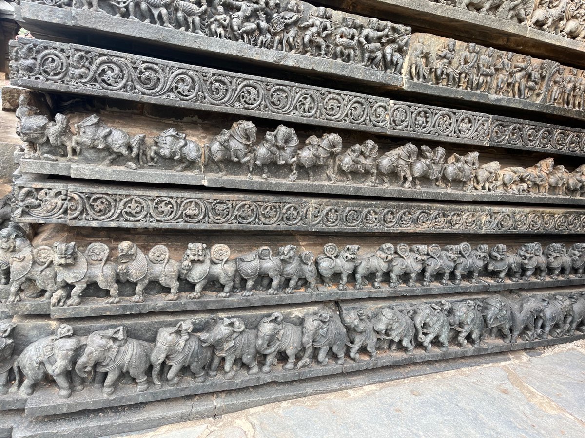 ismgraphene's tweet photo. Beyond all currently known technologies, including 3D/4D manufacturing and artificial intelligence; remarkably exemplified 1,200+ years ago by the Karmakar artisans of the Hoysaleswara Temple. https://t.co/LvMKKiSrbd