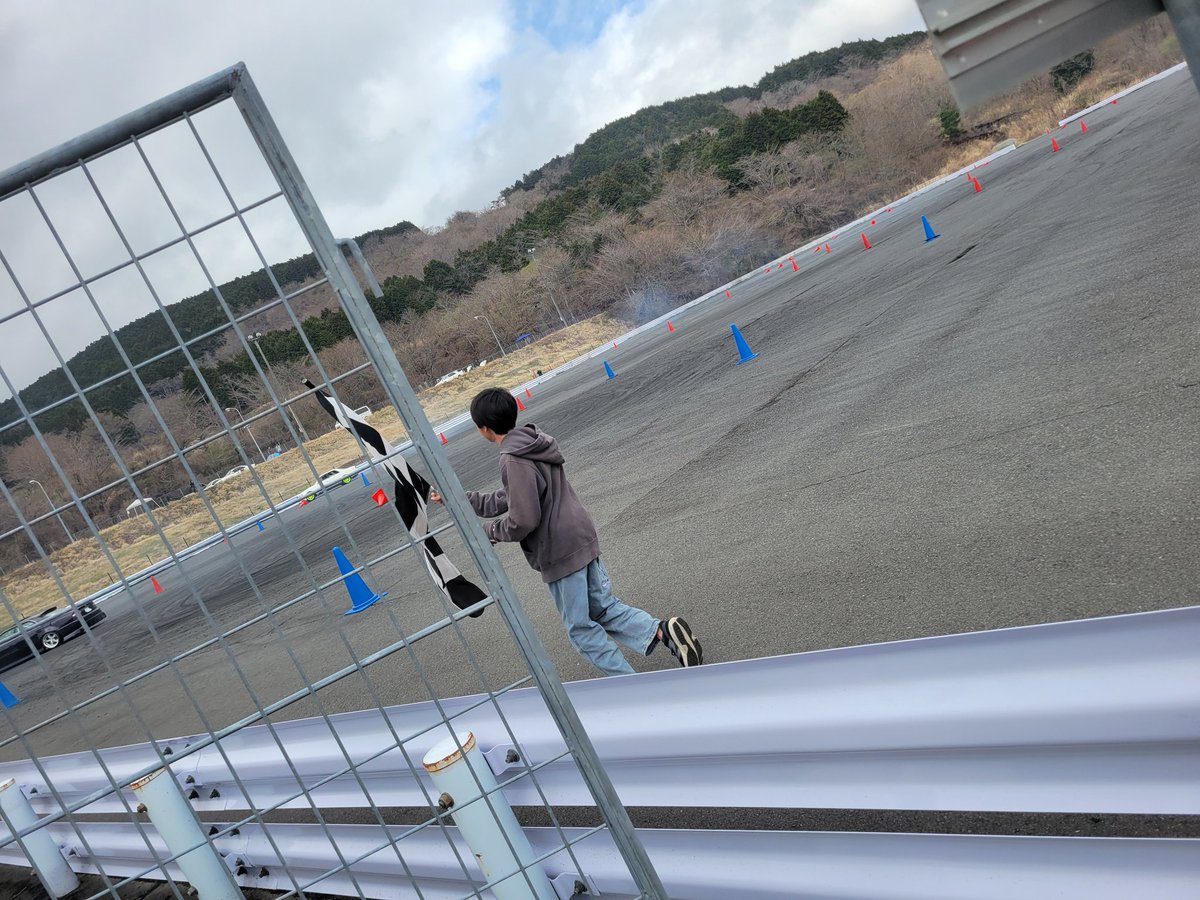 growing_up_D's tweet image. 午後の走行始まってます🤗
雨少し降ったけど今ゎ晴れてます🌞
#富士スピードウェイ
#ファイナルコネクション
#GrowingUP
#グローイングあっぷ
#ドリフト
#FDJ