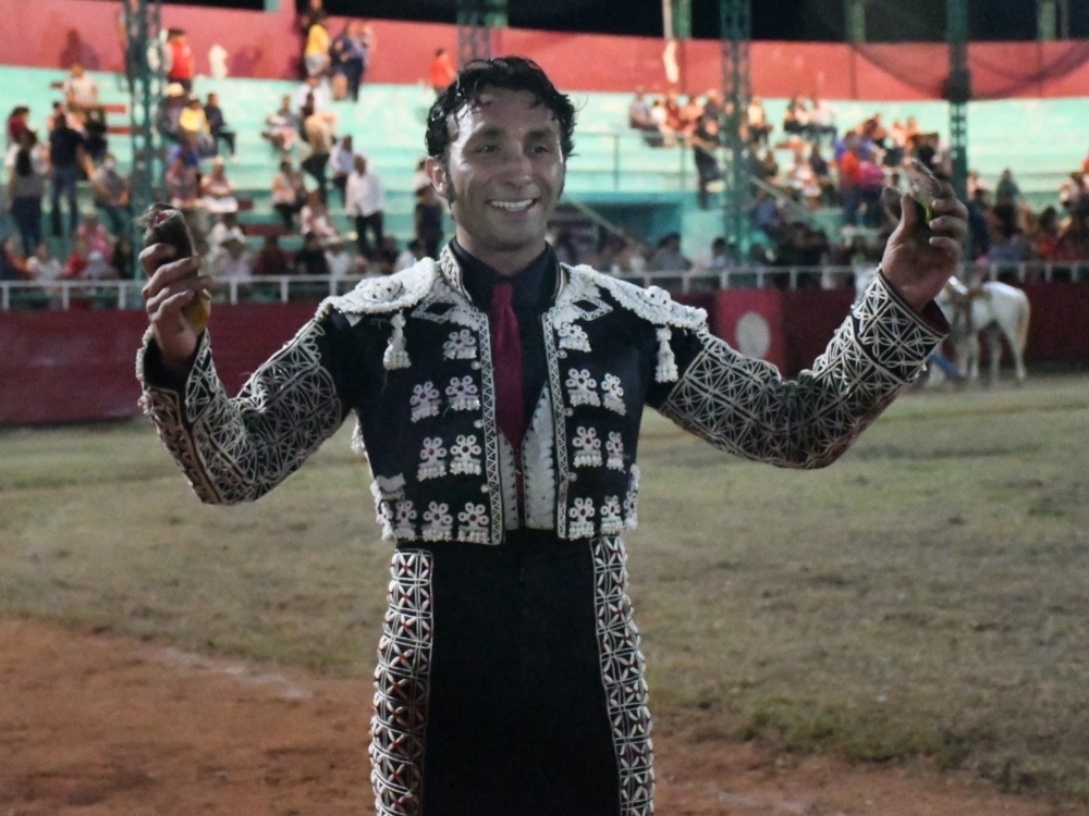 Jussef corta tres orejas en Dzitbalché 
peninsulataurina.com/2026/03/jussef…