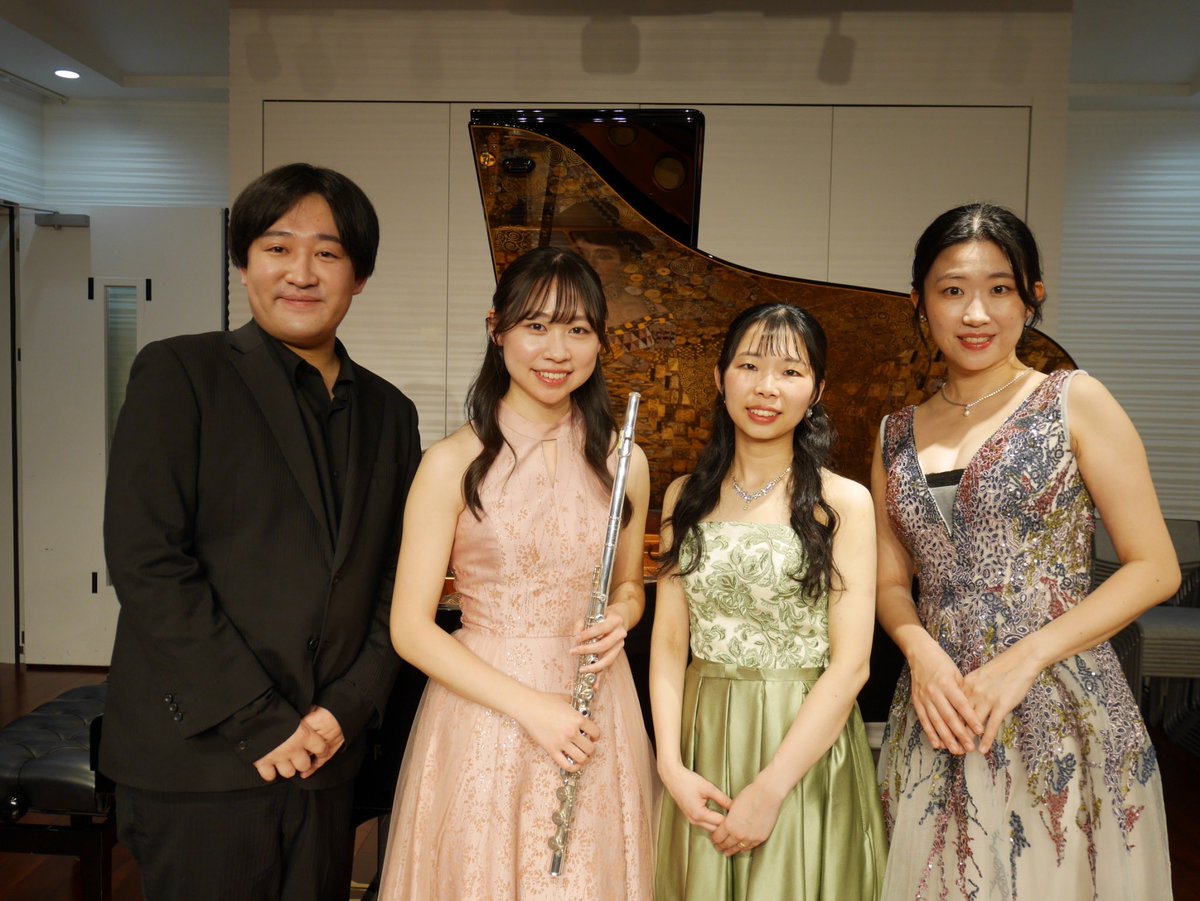 ex_226789's tweet photo. 2ndリサイタル「声楽家荻野綾子の軌跡をたどる」、無事終演！すばらしい共演者に恵まれ、研究で知り合った関係の皆様にもご来場いただくことができ、非常に幸せな時間になりました。声楽家としてこれからますます成長していけたらと思います。ありがとうございました🌸 https://t.co/cVC5dG5wY3