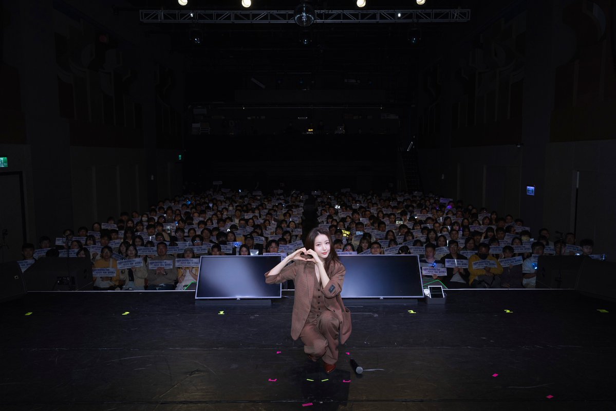 redslippers_production tweet media