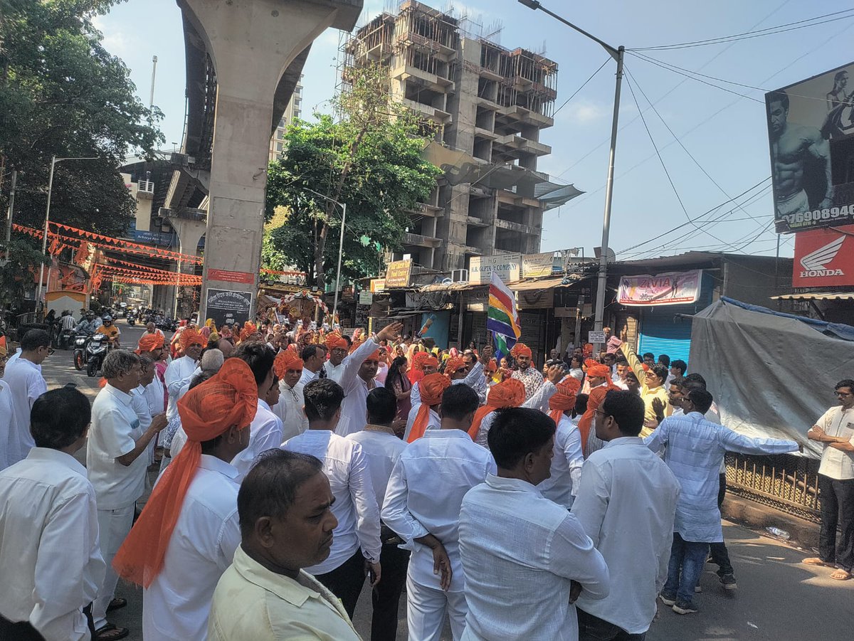OfWadala's tweet photo. Mahavir Jayanti celebrations at SMD Road, Wadala East https://t.co/O2qnvHjjgU