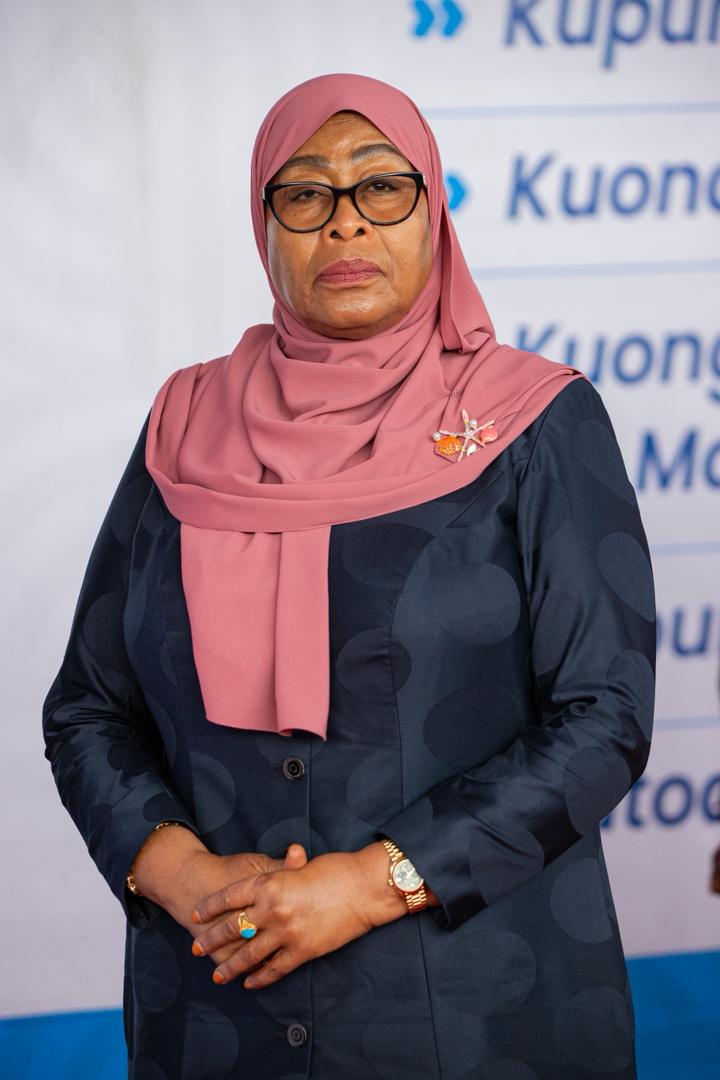 Stori za Pombe 👽 tweet media