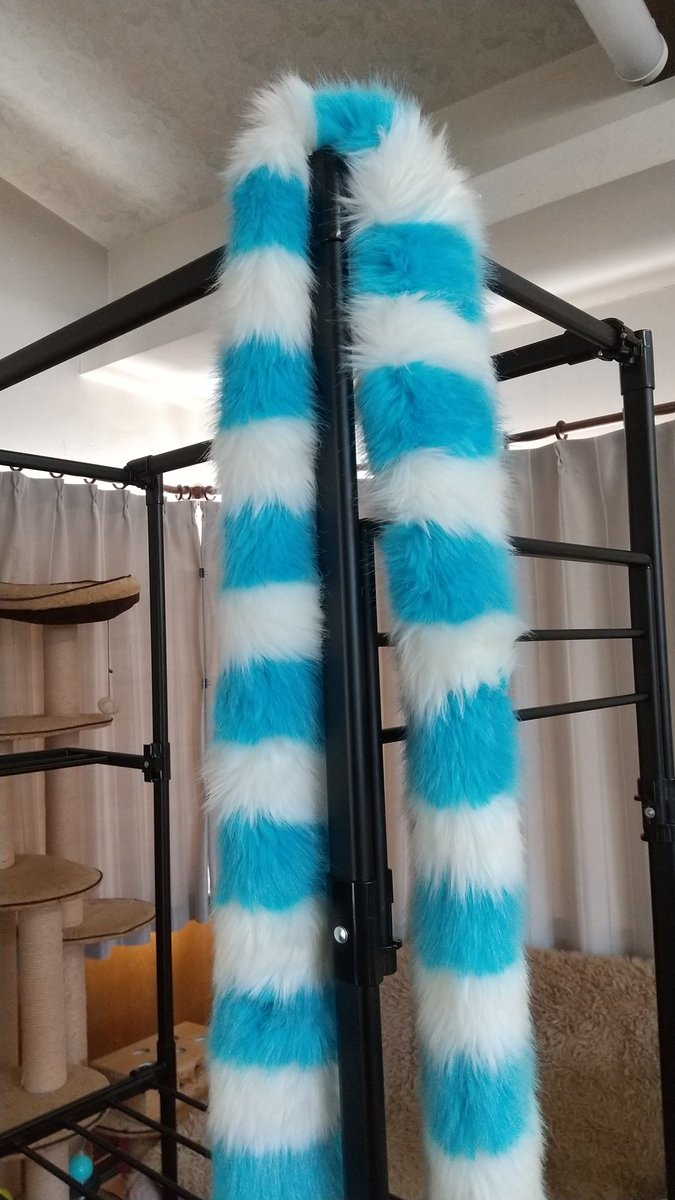 pchan_ny3's tweet image. P→★くんフリマでゲットしたこの逸品✨✨
オーディションの湖の畔のあの場面で見たなぁとか思いつつ。
これを撮影した時も、ねこさんが虎視眈々と狙っていて危険だった😅
他に購入したセーターは今年高校入学の姪っ子が。
オーバーオールはお洒落な美容師さんの義弟が着る事にします✨
#XY 
#Pstar