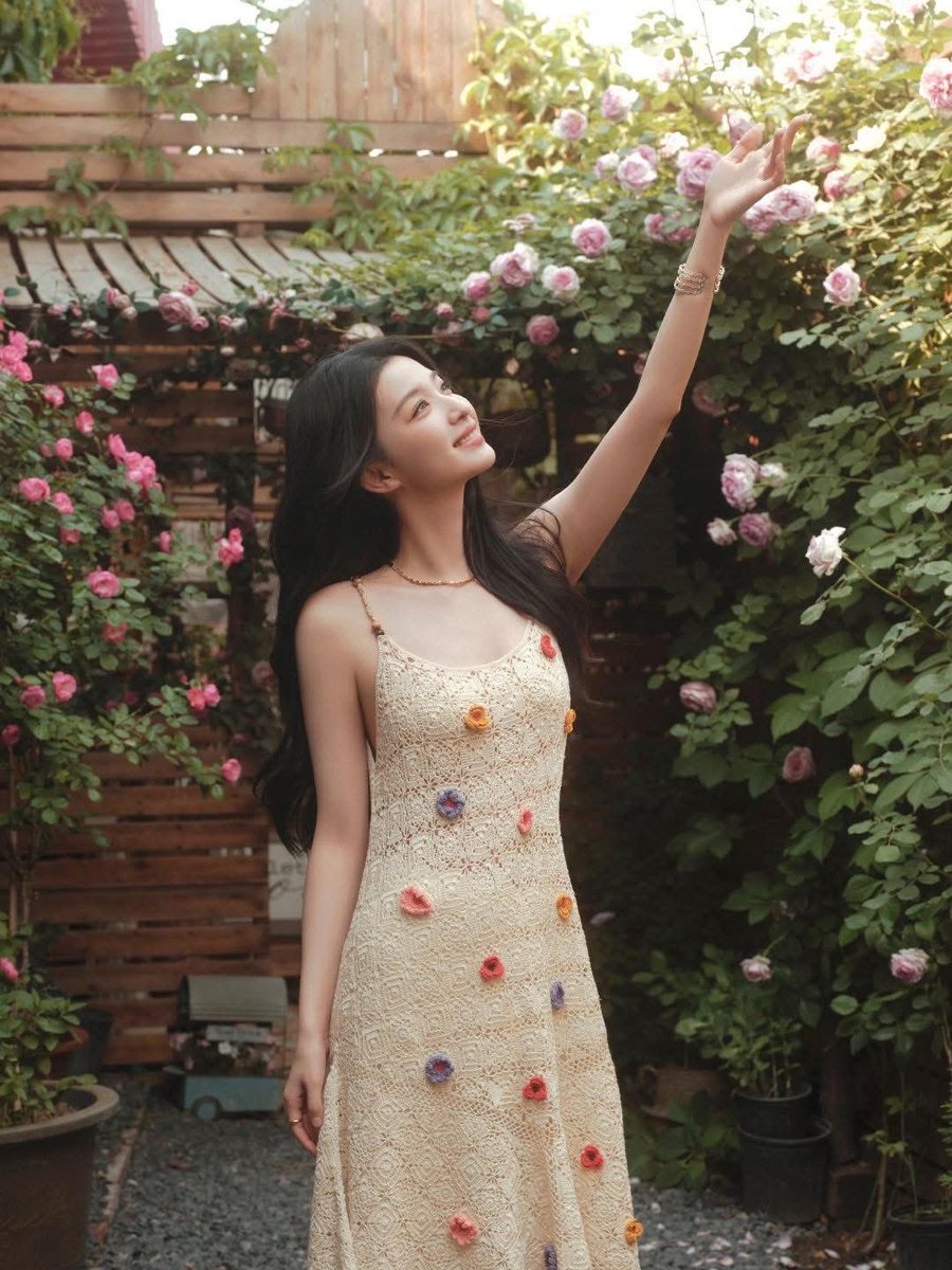 𝚑𝚊𝚣𝚎𝚕 tweet media