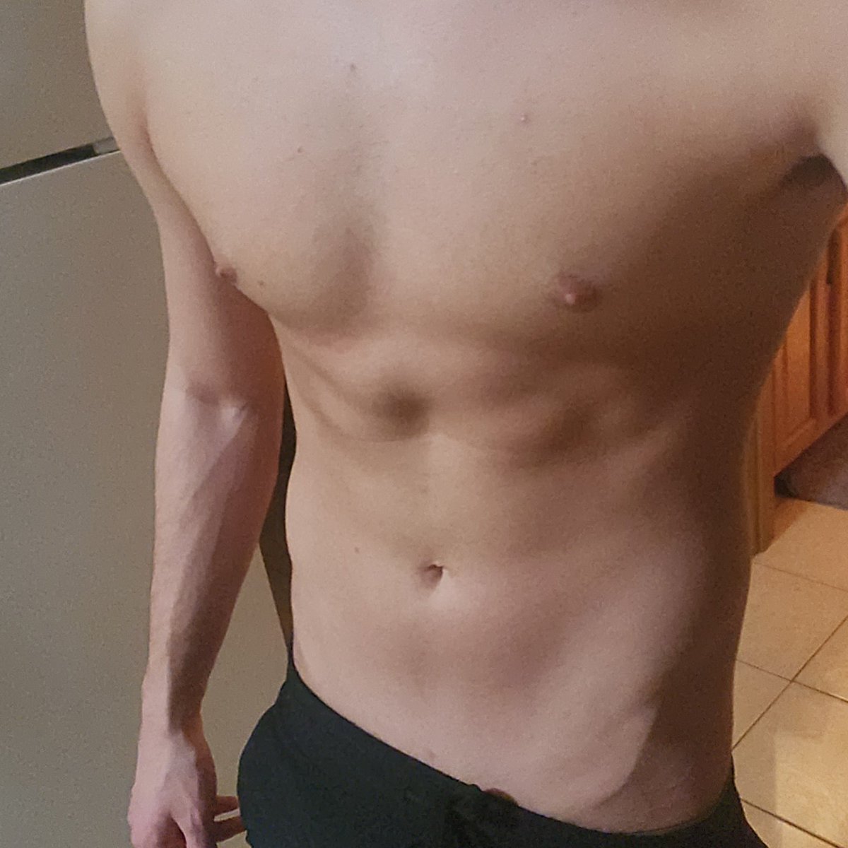 nicholas_jreth's tweet photo. Im waiting for you dm me 
#vline #abs #pecs https://t.co/g8ByET1X8I