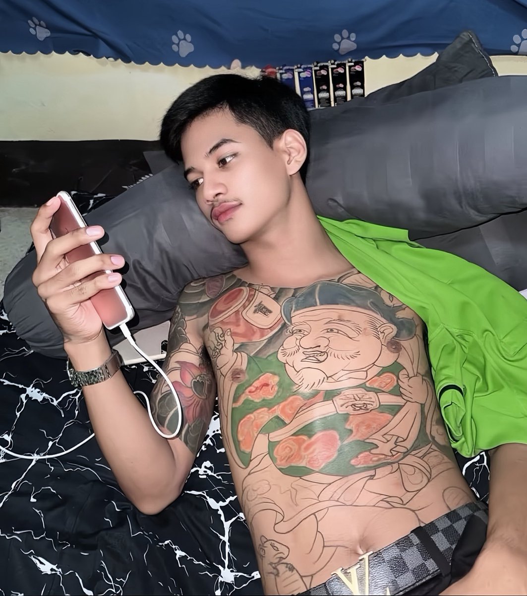 🇹🇭 หล่อสักลาย tweet media