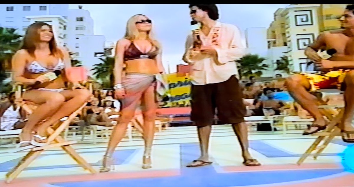 Hayes Holly tweet media