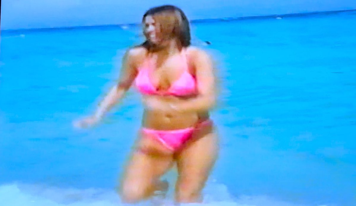 Hayes Holly tweet media