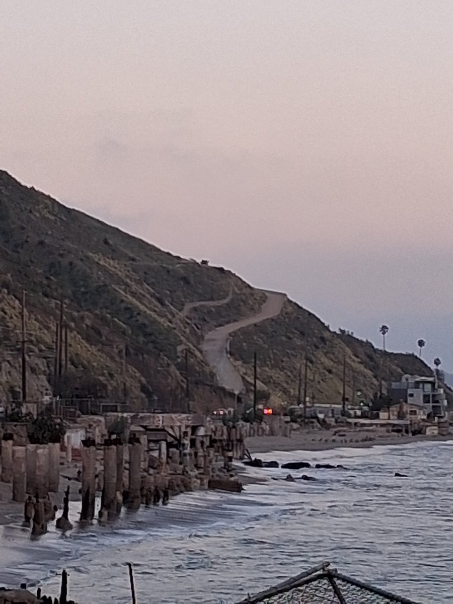 HilaryDemeter's tweet photo. Broken beauty and shores that never lie. A perfect meeting place... https://t.co/CjMYVZwhTa