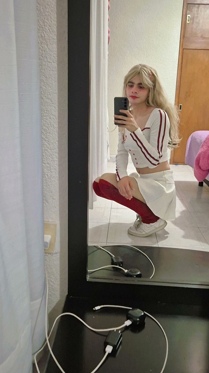 suicidboss's tweet photo. hi again
#femboy #trap https://t.co/PKW9VGpj0P