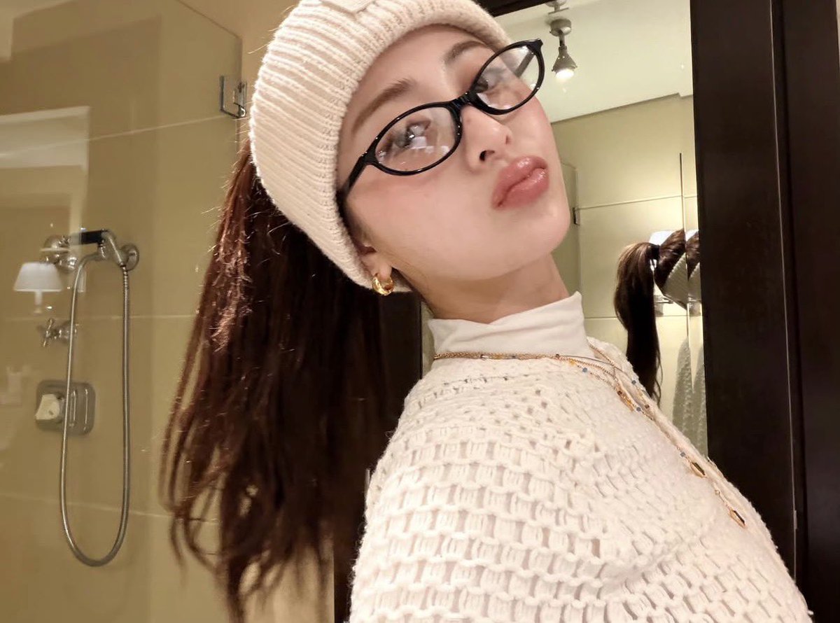 Yunjin Pics tweet media