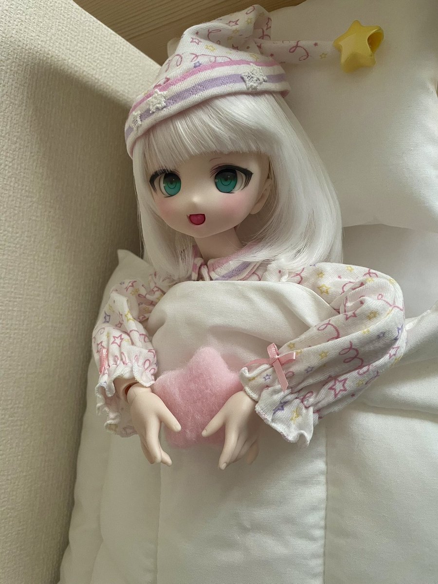 #MDDはいいぞ
#うちのこかわいい
#たすくっ子
#聖魔離宮
#十二花ドレス
#ゴッドクラフトワークス

聖魔離宮さんの掛け布団と枕、＊十二花＊さんの光るお星さまパジャマが届きました⭐︎素敵なパジャマを着てふかふかのお布団をゴッドクラフトワークスさんのベッドと合わせて、良い夢見れそうです💤