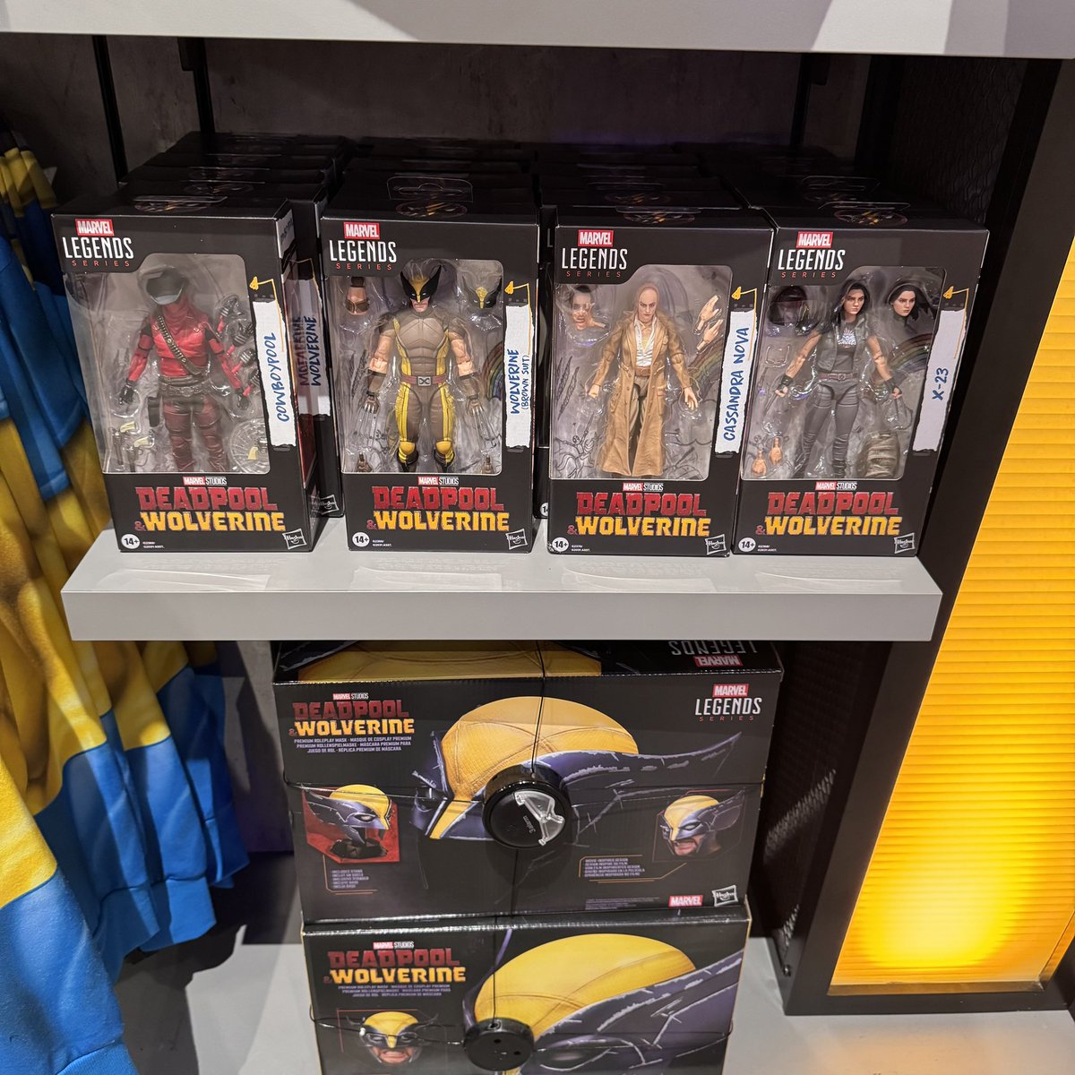 InPursuitofToys's tweet image. Dropped by Avengers Reserve at Downtown Disney before heading home. Here’s a look at the Marvel figures they have on hand. 

#marvellegends #mondo #disneyland #downtowndisney #inpursuitoftoys