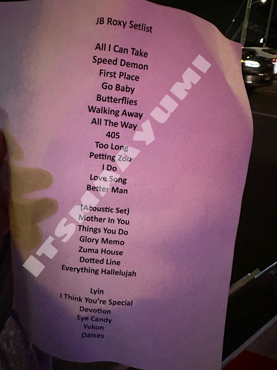 Justin Bieber Chile tweet media