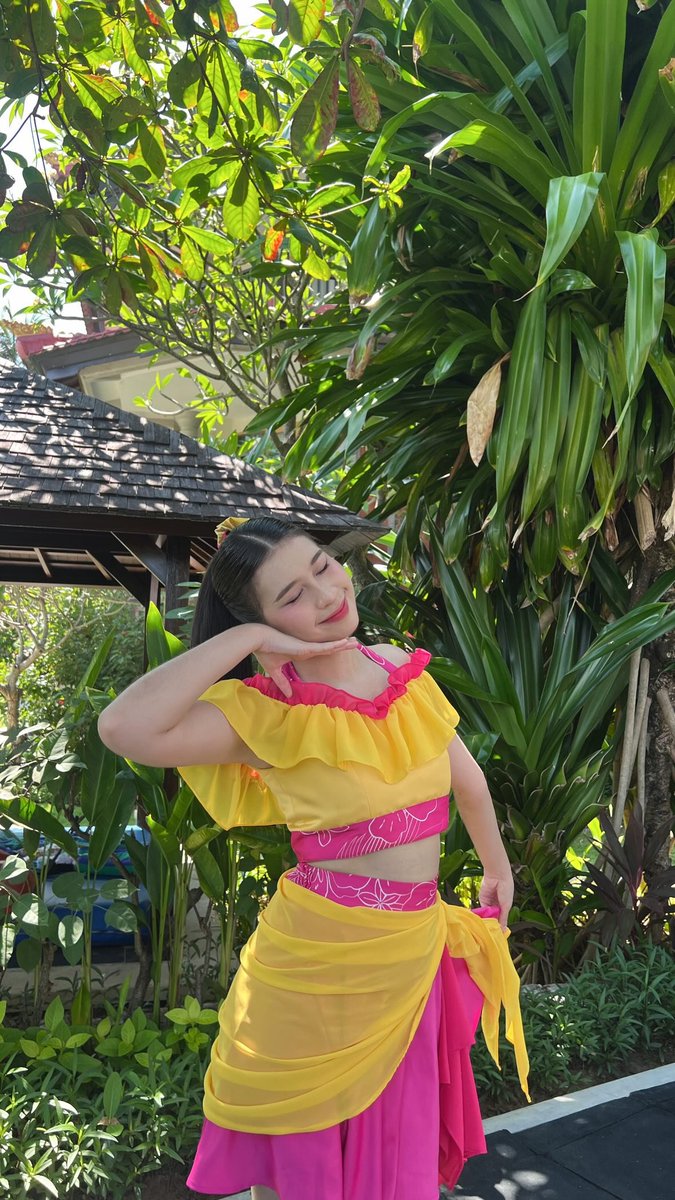 namecharns tweet media