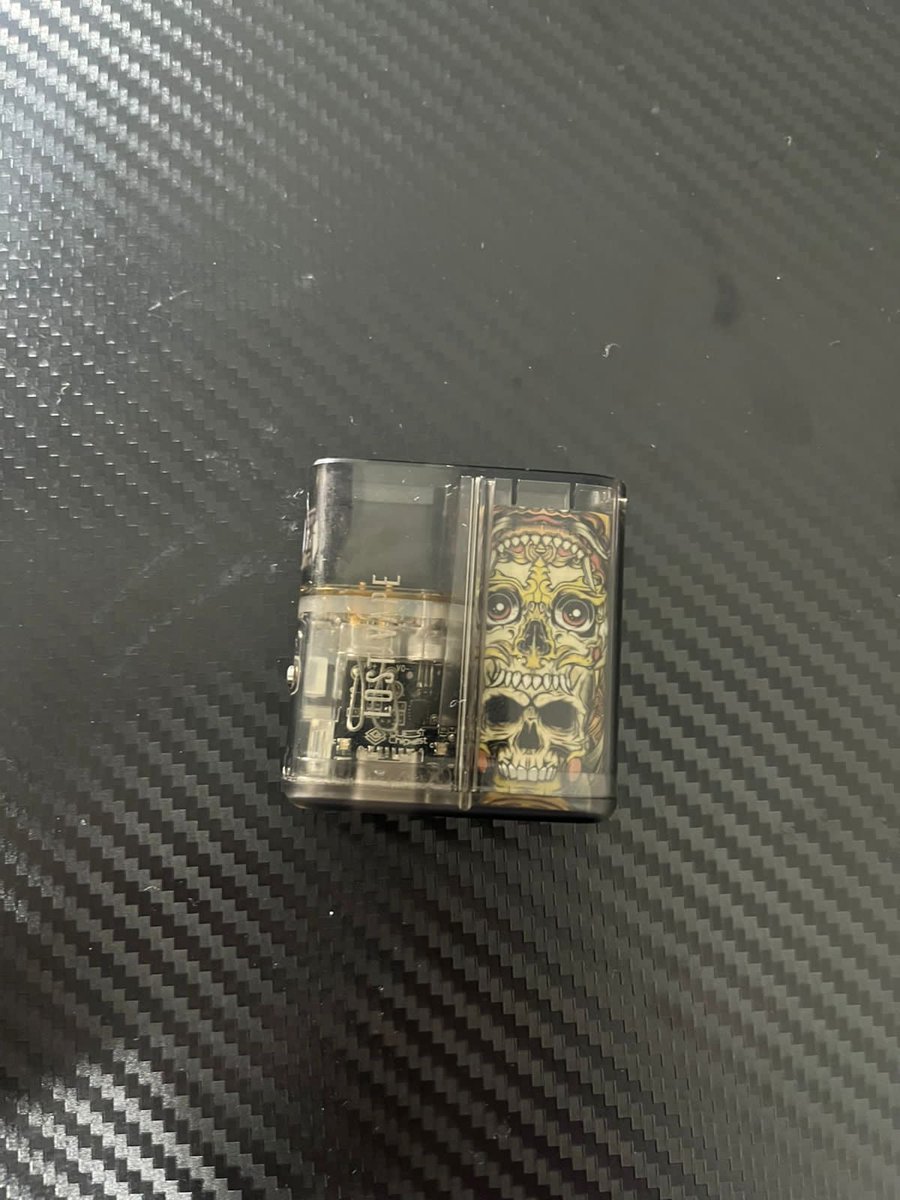 le’s currently tweet media