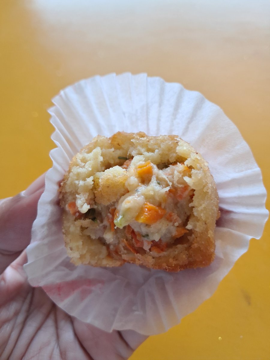 gati nazeni tweet media