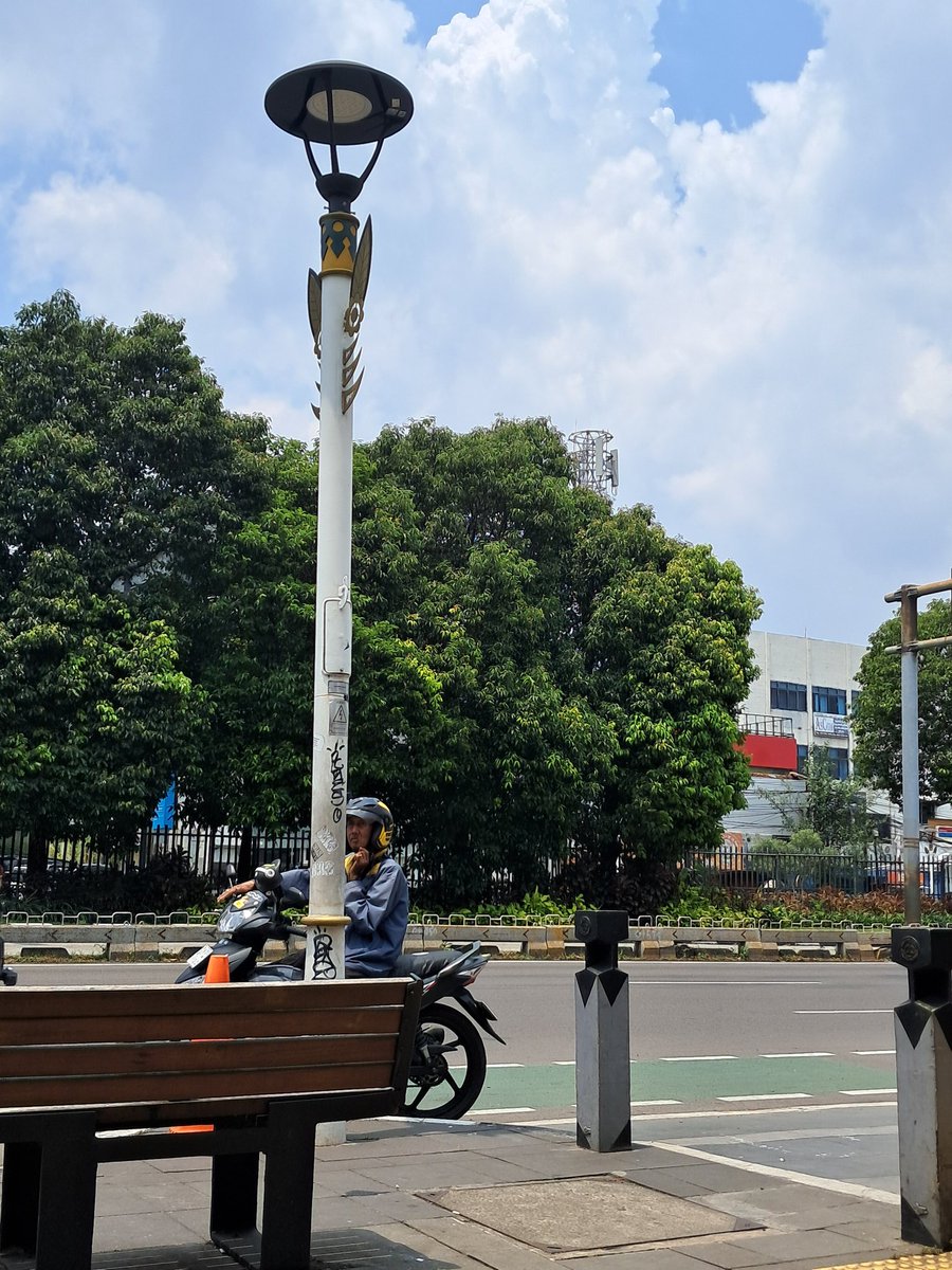 gati nazeni tweet media