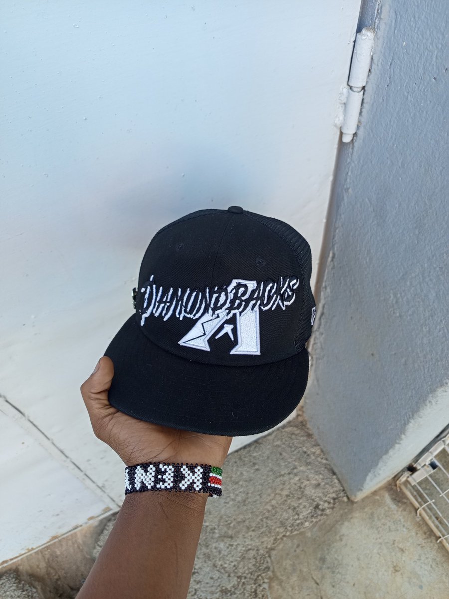 PLUG 🔌 NEW ERA CAPS 🧢 tweet media