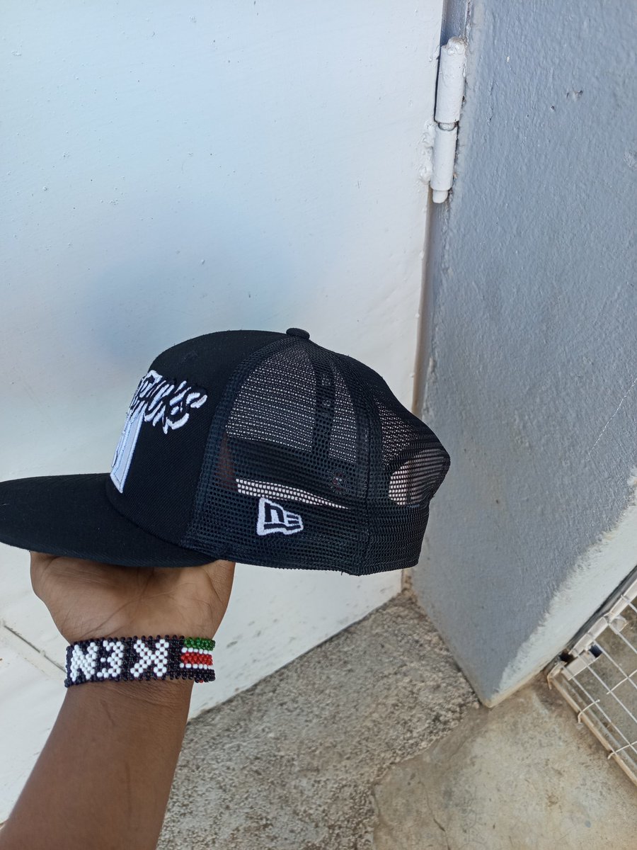 PLUG 🔌 NEW ERA CAPS 🧢 tweet media