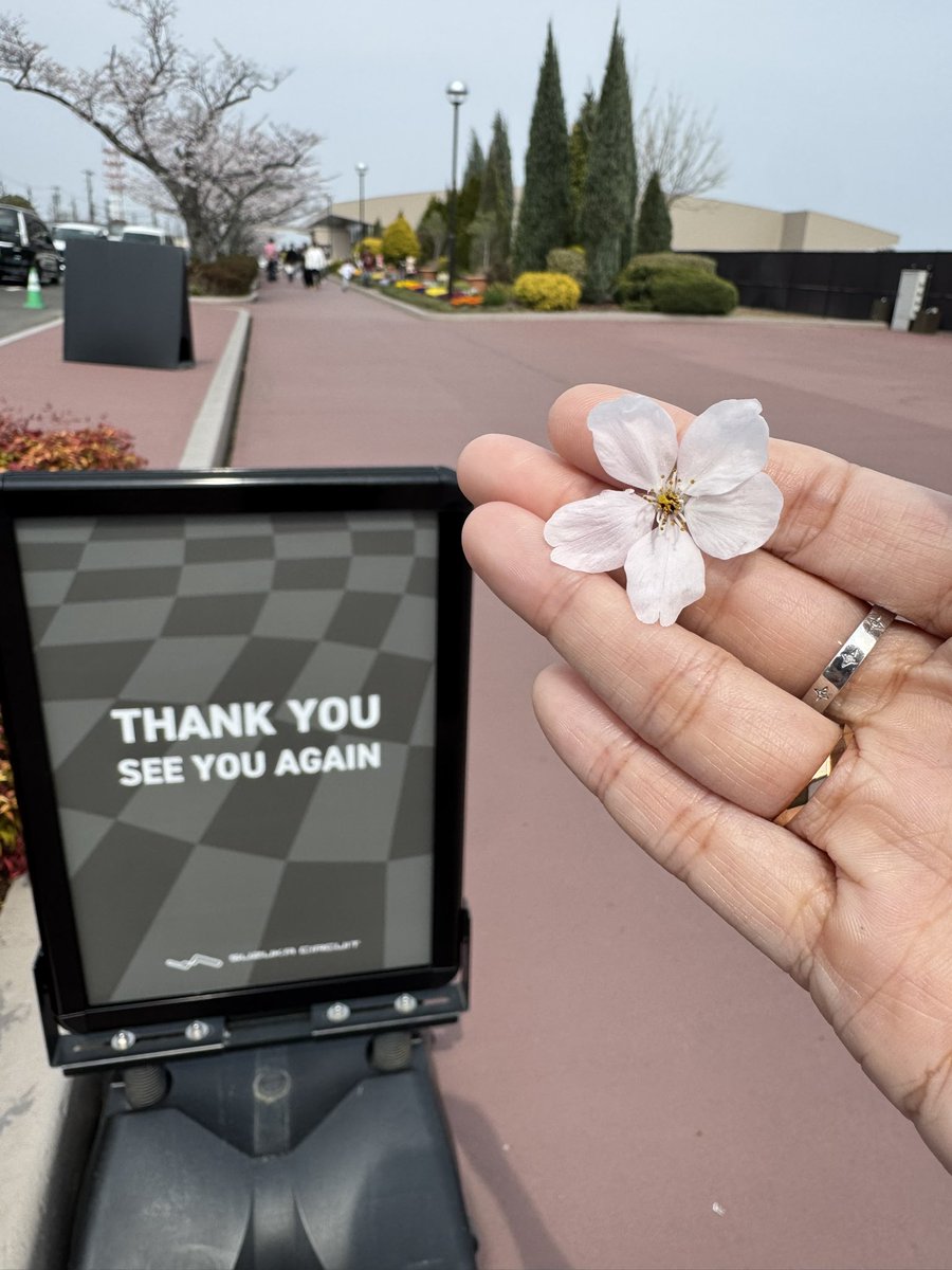 ☑︎水曜から月曜の鈴鹿F1GPweek
いつメン、マクラ軍団、みんFの皆様、お会いしていただいた方、クラフトくださった方々に感謝申し上げます♡
そんな素敵な場を提供してくださった鈴鹿サーキット、スタッフの皆々様方にも大感謝！
See You again🫶🌸また戻ってくるよ！
Re赤福get &amp;帰宅GPスタート！