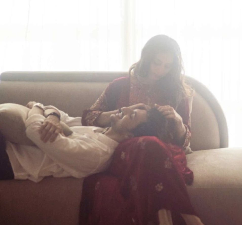 PsychoMona tweet media