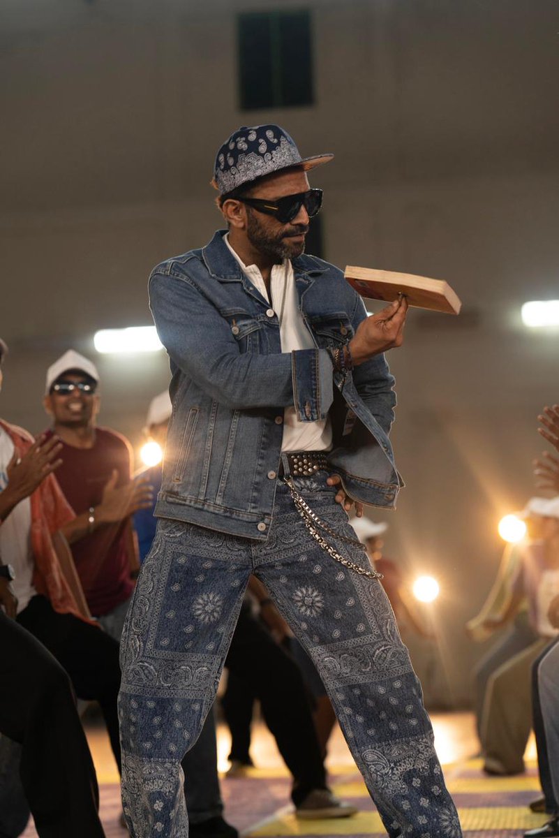 AbGeorge_'s tweet image. #Derby running in theatres