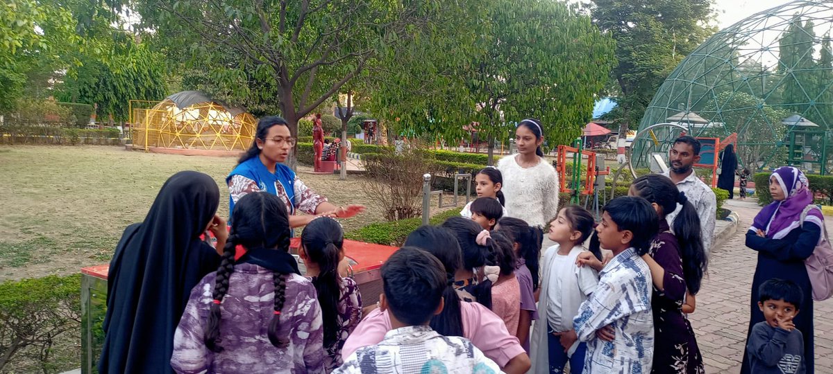 RamanCentre's tweet image. An exciting Sunday at @RamanCentre, a unit of @ncsmgoi @MinOfCultureGoI  packed with discovery, innovation, and interactive fun!
 From captivating live science shows to engaging hands-on experiments, visitors experienced science like never before.
#FamilyLearning  #ScienceSunday