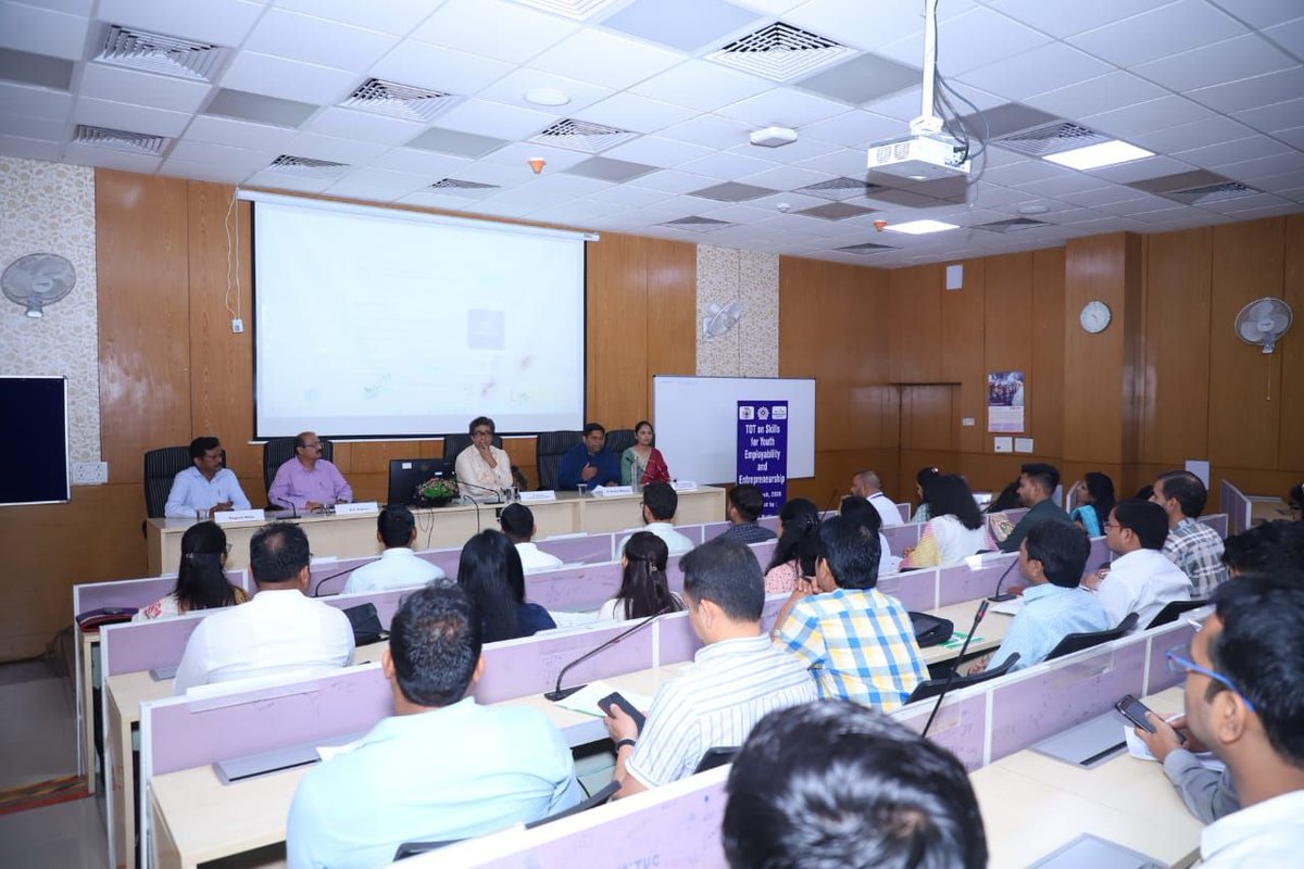 V.V. Giri National Labour Institute Noida tweet media