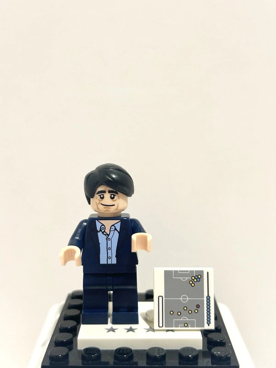 infinitybricks8's tweet image. The mastermind behind the tactics. Coach Joachim Löw is on the sidelines, ready to lead the German National Team to glory ⚽

#LEGO #LEGOminifigures #LEGOcollection #LEGOcommunity #LEGOaddictAFOL #LEGOreseller #LEGOforsale #LEGODFB #JoachimLow #GermanFootball #DieMannschaft