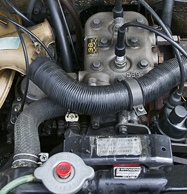 それにしてもZMはサーモスタットハウジングのボルトと
シリンダースタッドボルトが共用なのが
「ハァ?」て感じですよ…
2G10を見習え!! 