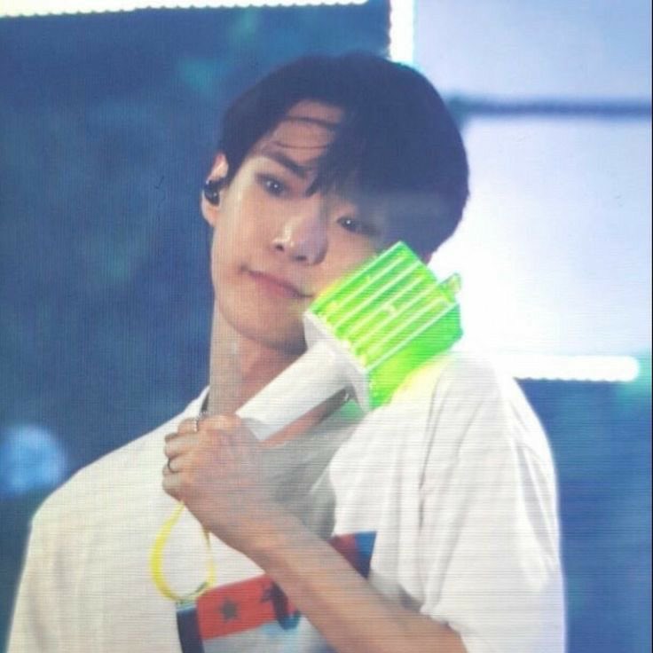 doyoung (@cioverloops) on Twitter photo 