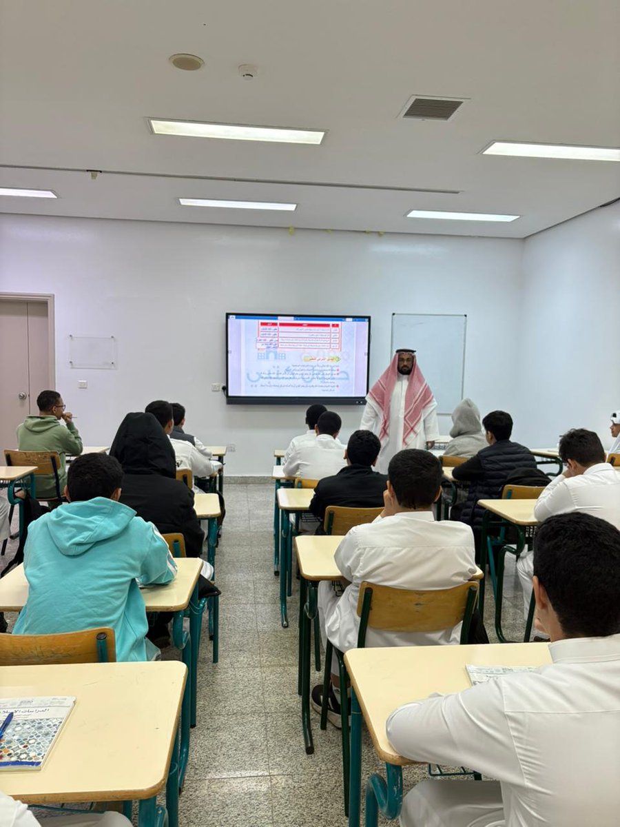 مدارس الملك عبد العزيز النموذجية (الحساب الرسمي) tweet media