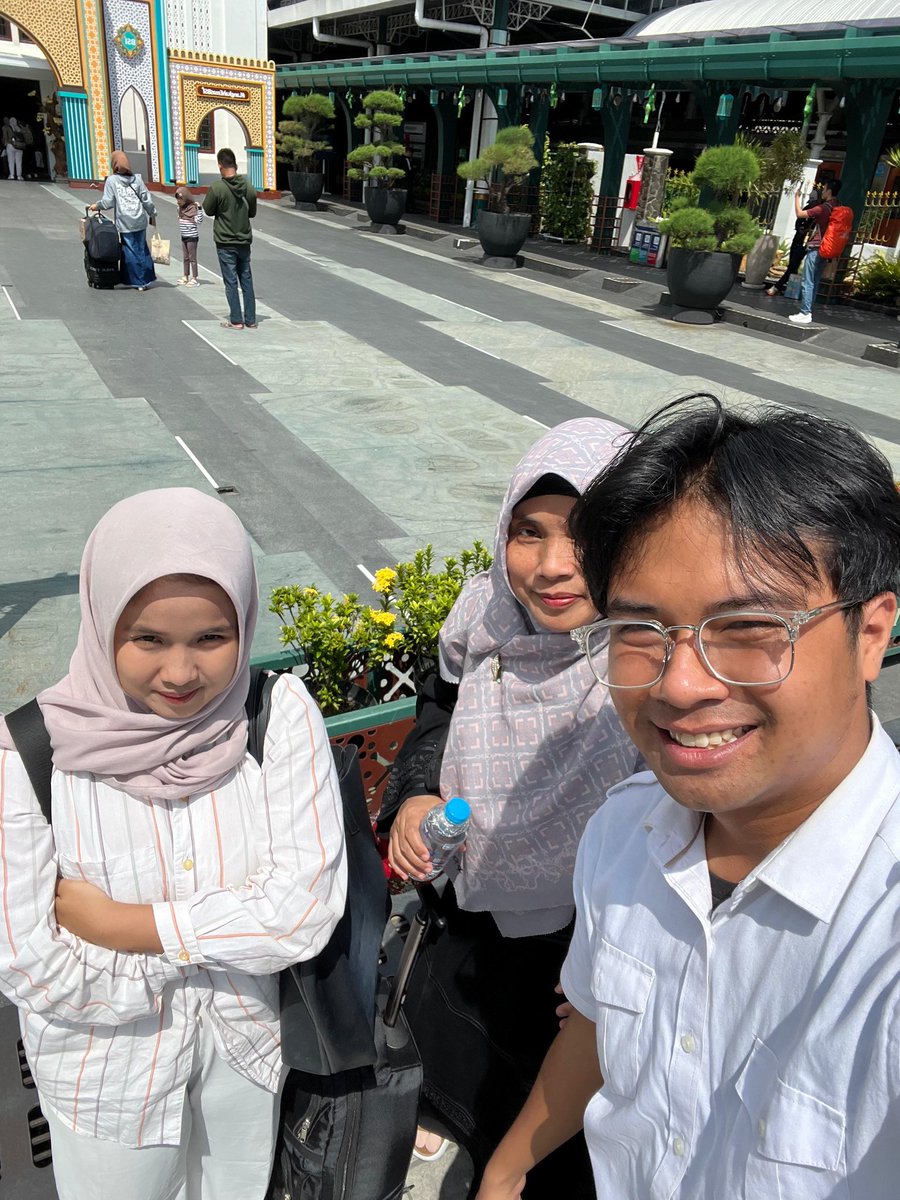 mey tweet media