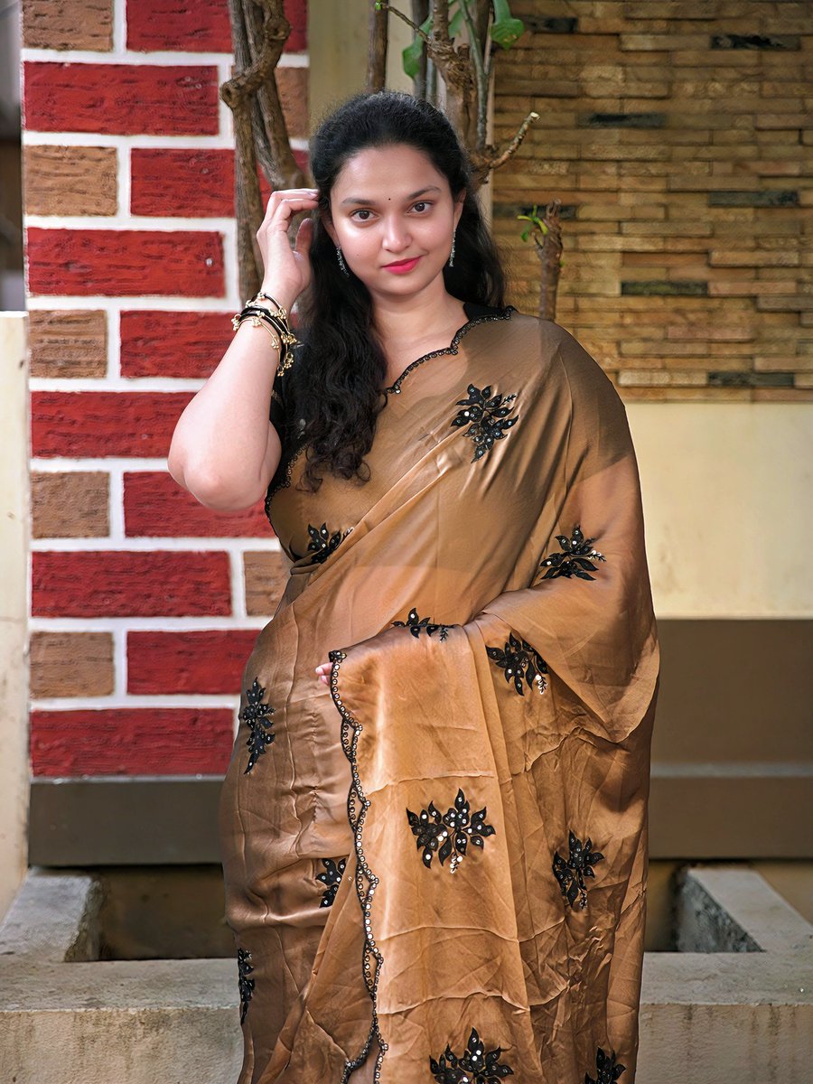 SumiiTalks's tweet image. Saree link sumiivastra.in/products/rango…

Search code: Rangoli 🏵
Website: sumiivastra.in 

#ootd💗 #sleekdesign #exquisite #graceful #mesmerizing