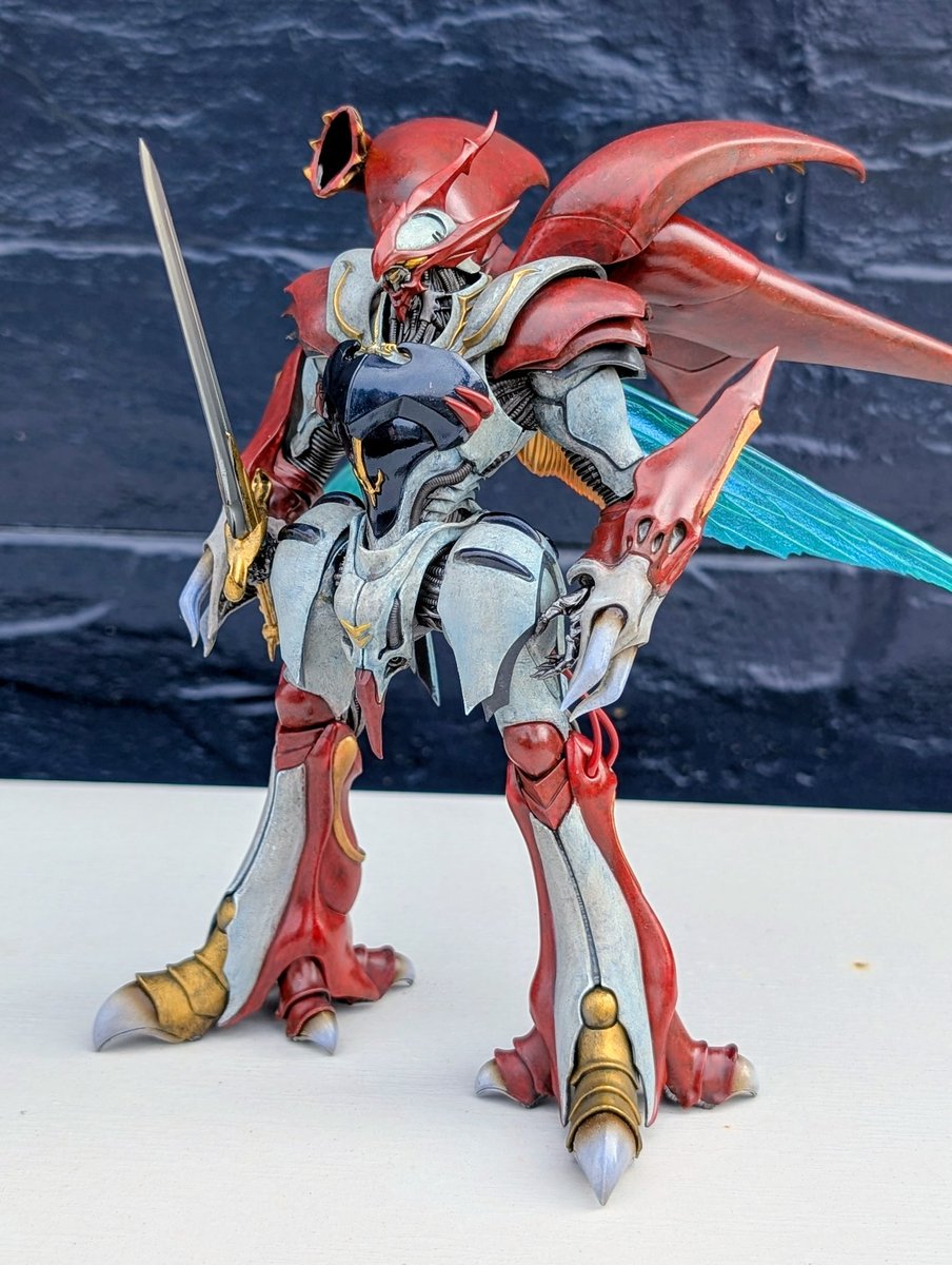 Raptor8306's tweet image. #今月作ったプラモ晒そうぜ
#MaxFactory　#PLAMAX
完成　ヴェルビン

赤がクリアーの筆塗り重ねてるのでやはり自然光のが良く見える…気がする
何気に数カ月ぶりに色数の多い物を塗りました。