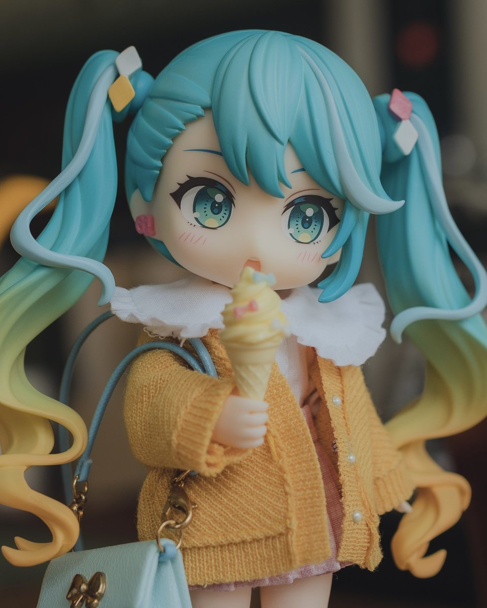 RollRoll tweet media