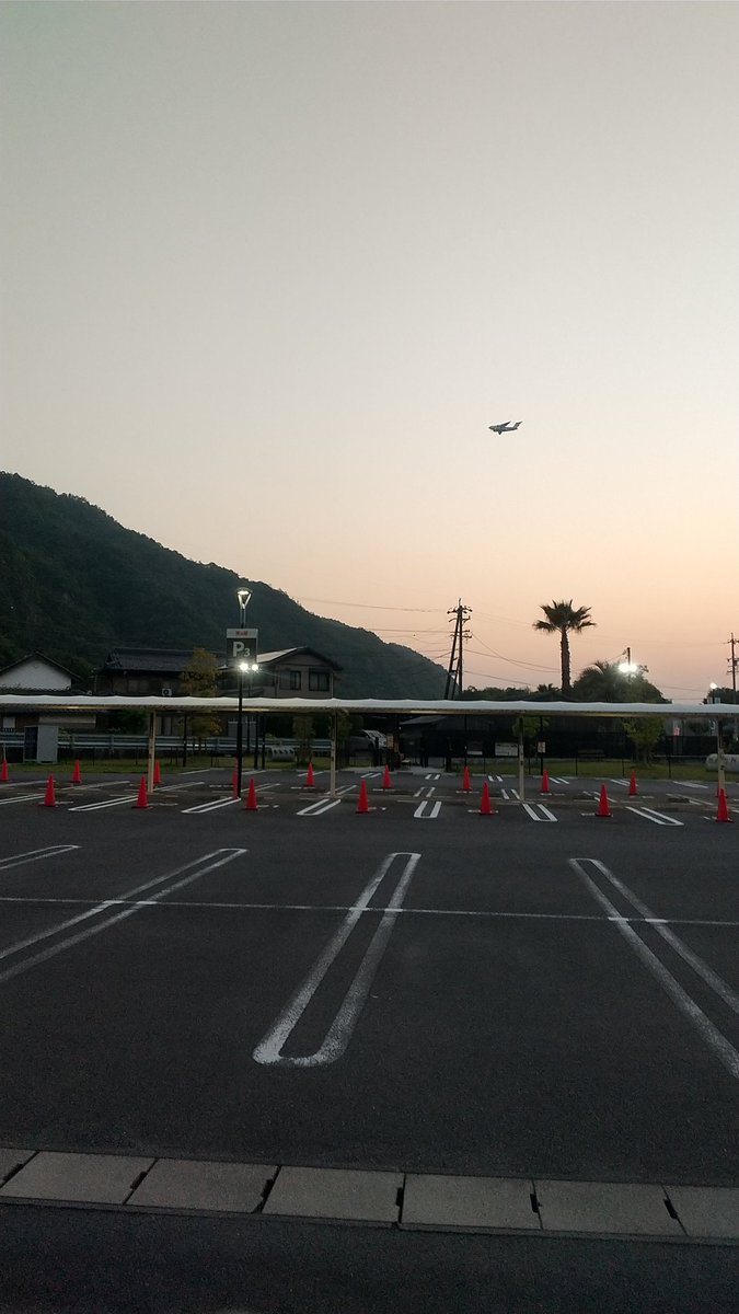 hide hide tweet media