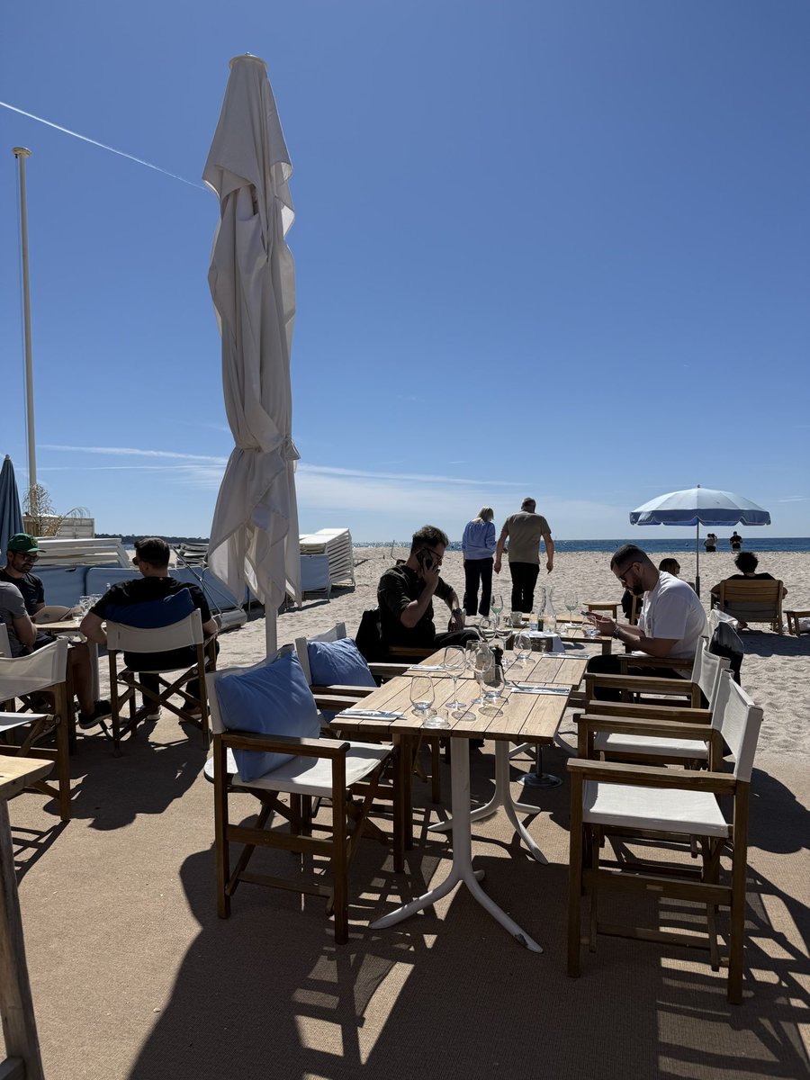 dodokleos's tweet photo. Bonjour Cannes https://t.co/aG3CZ2p0vj